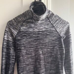 Nike mock turtleneck fleece lined top